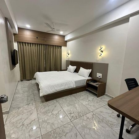 Hotel Fun N Food Bhuj Exterior photo