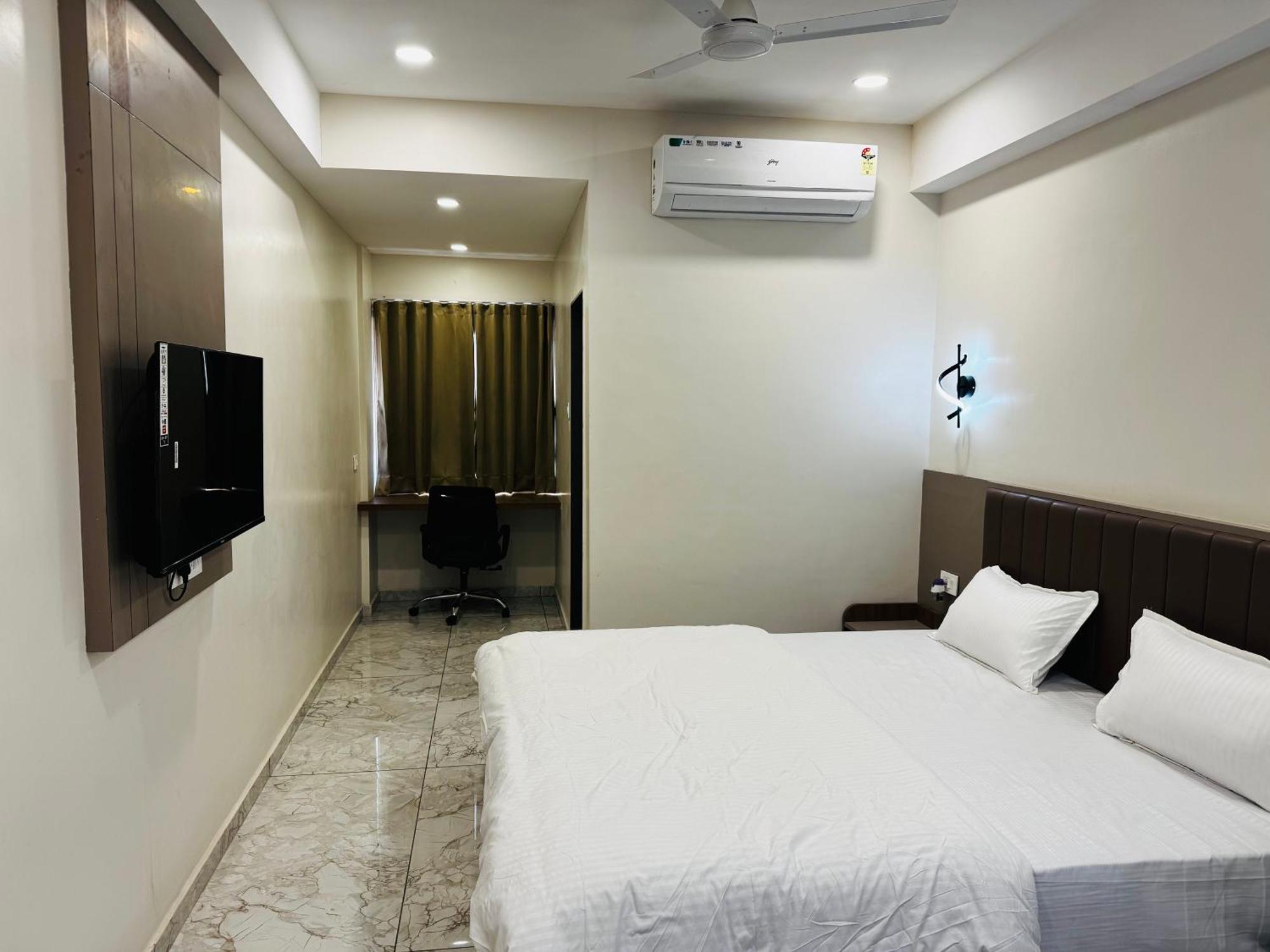 Hotel Fun N Food Bhuj Exterior photo