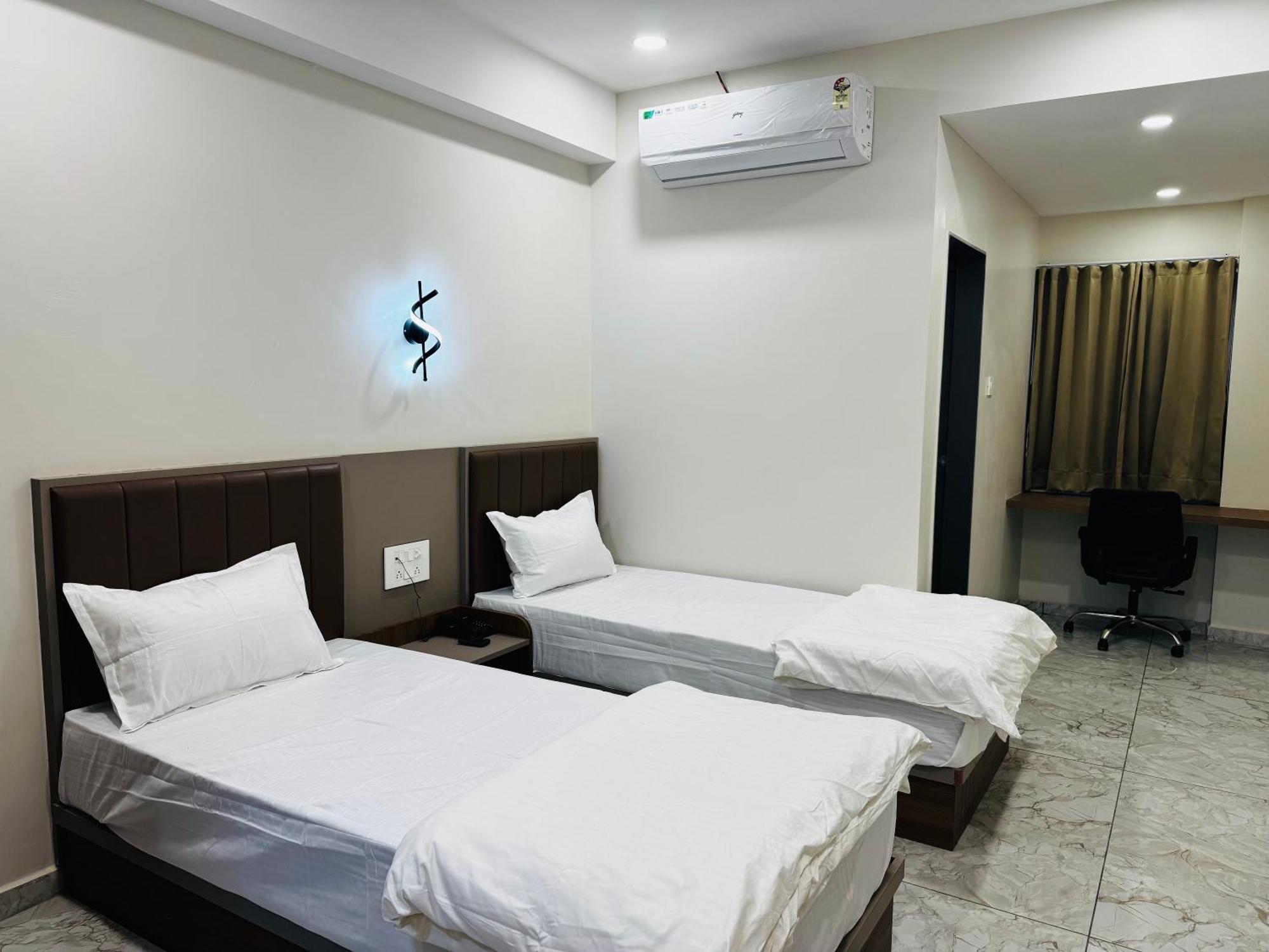 Hotel Fun N Food Bhuj Exterior photo