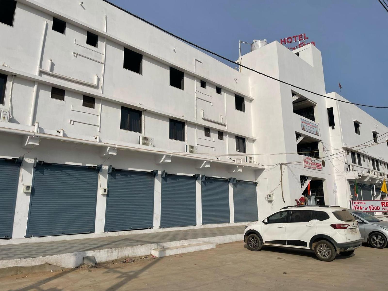 Hotel Fun N Food Bhuj Exterior photo